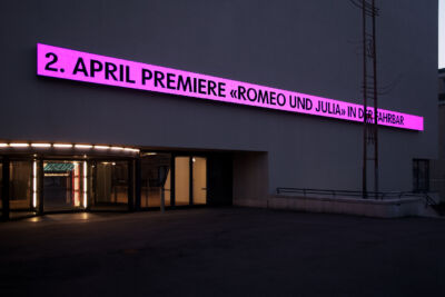 TheaterBasel_Raffinerie_Signaletik_Aussen_04.jpg